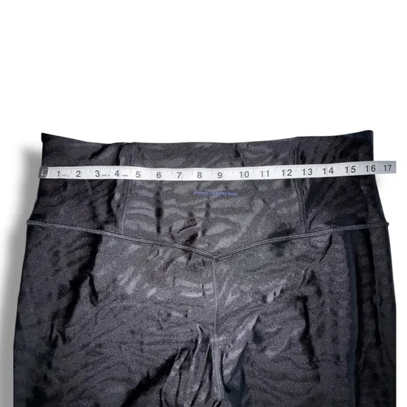 ATHLETA Simone Biles Shine High Rise Elation 7/8 Legging - Black Zebra Shine XL - Picture 10 of 10